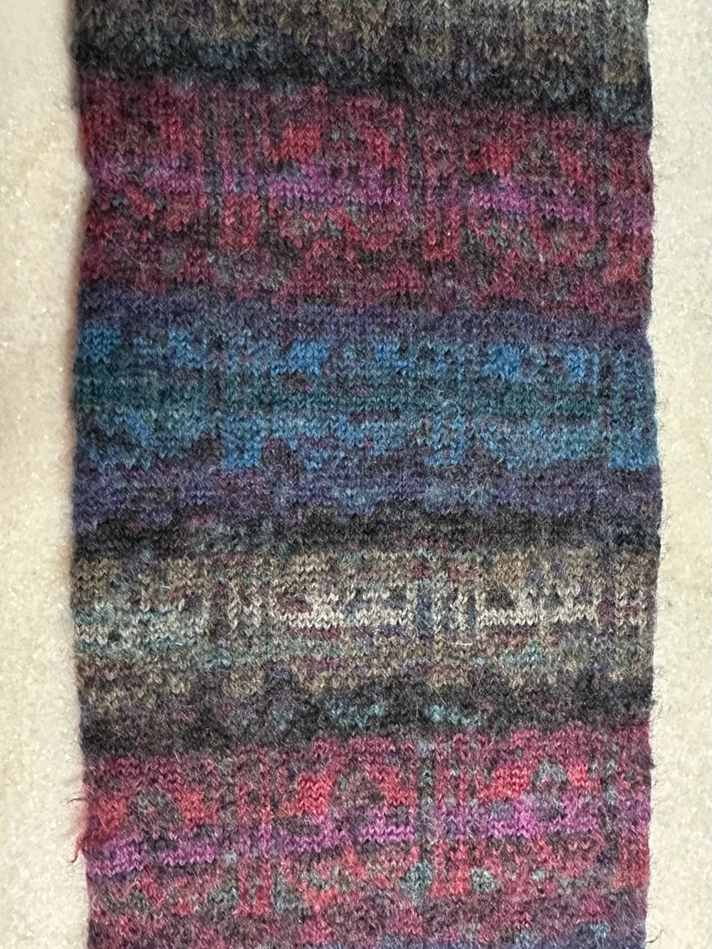 Vintage Boston Traders scarf 100% Wool Fringe Unisex Southwestern 56”x 7”